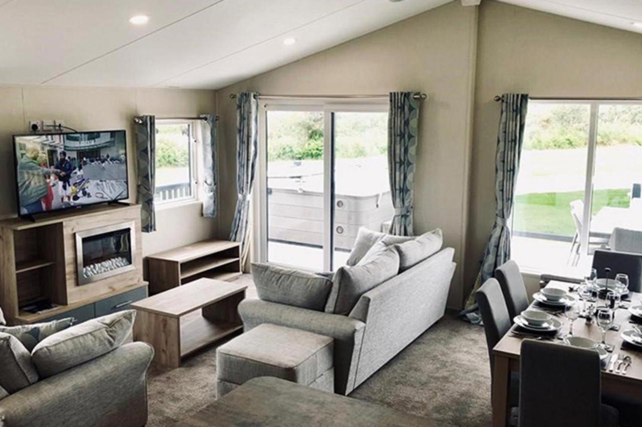 Newperran Holiday Park New Quay Buitenkant foto